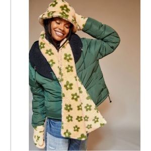 Urban Outfitters Floral Cream and Green Scarf Set